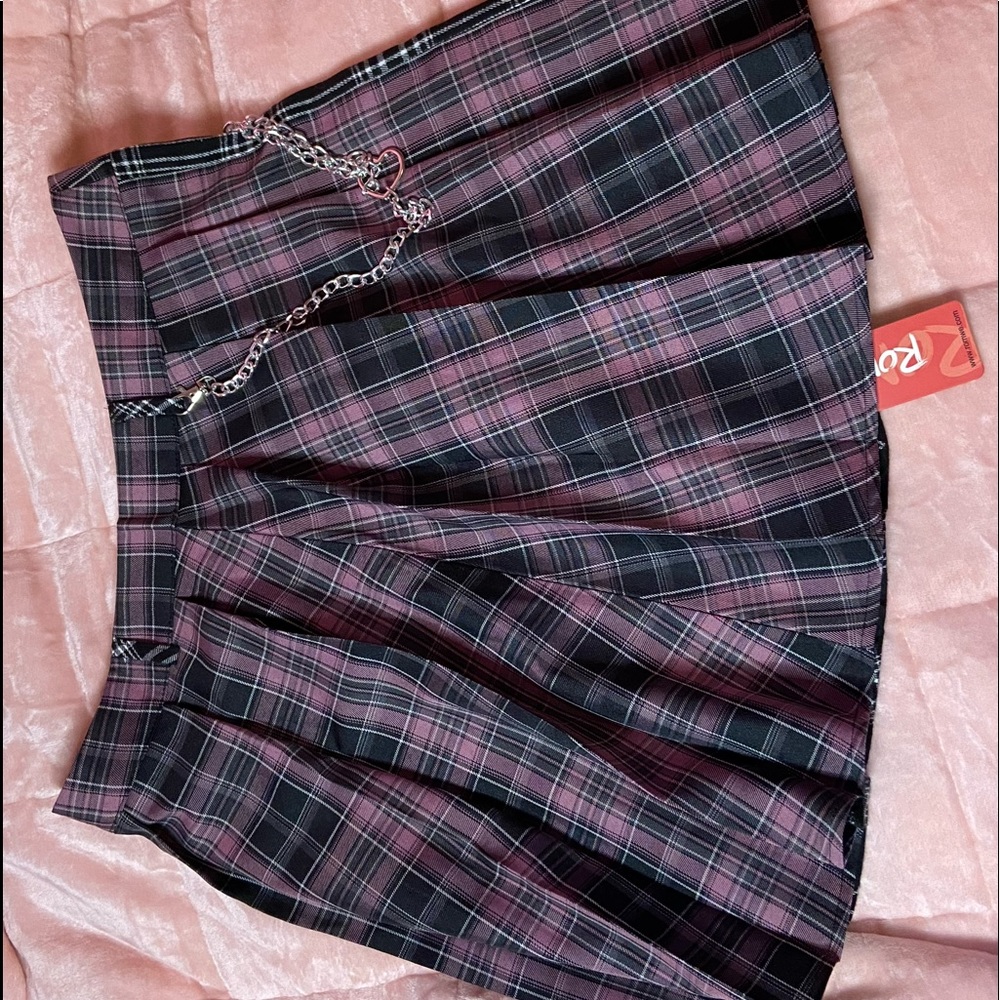 Plaid, Split Color (Black/Pink), Pleated skirt w/ heart chain, Size Large